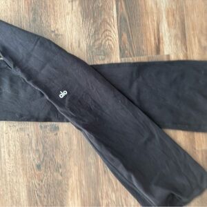 ALO Yoga Jet Black Leggings